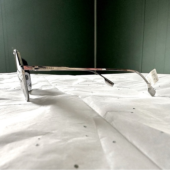 🎉7x HP!🎉 BURBERRY ✨NWT✨ BE3117 Holborn Aviator Sunglasses, Box, Case, & Cloth - Picture 7 of 16